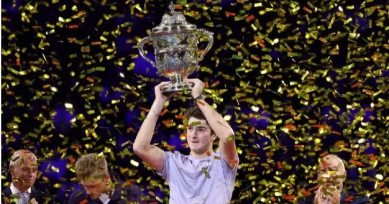 Brasileiro João Fonseca é campeão do ATP 500; maior título de um brasileiro desde Guga