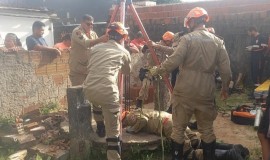 Menino com autismo cai em poo de mais de 10 metros e  resgatado por bombeiros 