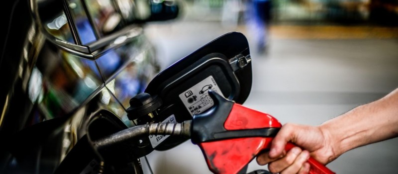 Postos e distribuidoras ampliam margens de lucro com diesel em at� 70% com a guerra 