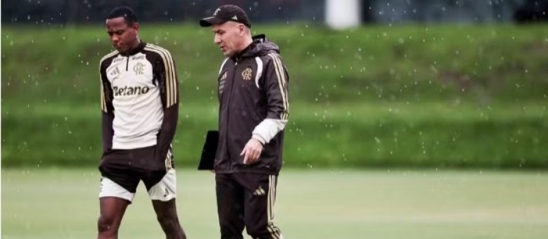 Wallace Yan cai no gosto de Jardim no Fla e ganha profecia de Bap: 'Vai arrebentar'