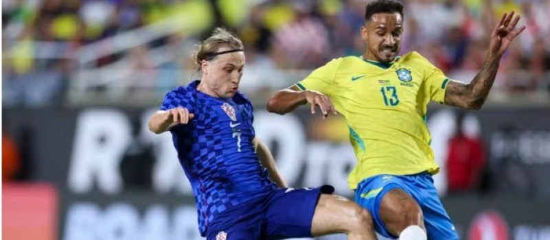 Convocados do Fla se reapresentam em Atibaia; Plata se destaca em jogo