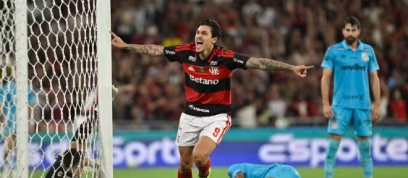 Centroavante Pedro se iguala a Gabigol e vira o artilheiro do Flamengo no s�culo