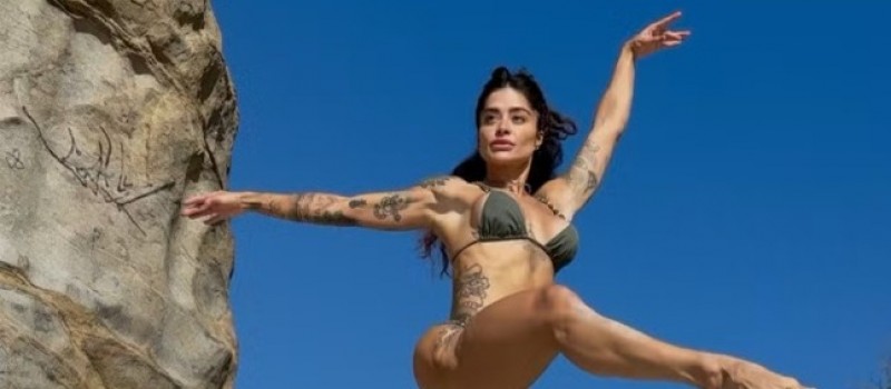 Aline Campos relembra o tempo de bailarina do Fausto com muita elasticidade