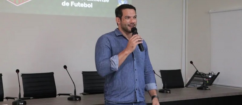 Clubes pedem  CBF que no aprove novos gramados sintticos at reunio em 2026