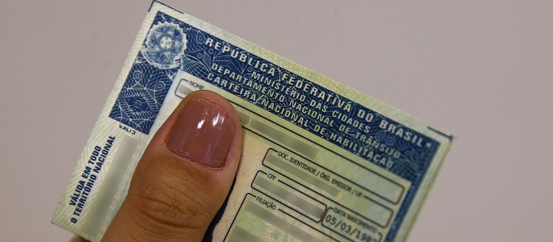 Governo come�a a renovar CNH para 'bons condutores' de forma autom�tica e gratuita