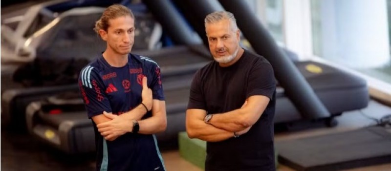 Como valores e caracter�sticas dificultam a busca do Flamengo por um centroavante