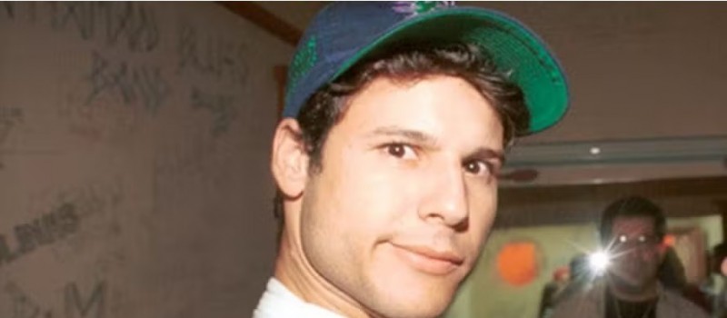 'Mamonas Assassinas': jaqueta de Dinho � encontrada 'intacta' em caix�o 30 anos ap�s trag�dia