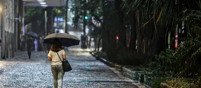 Patos e mais 158 cidades est�o sob alertas de chuvas fortes e ventos de at� 100 km/h 