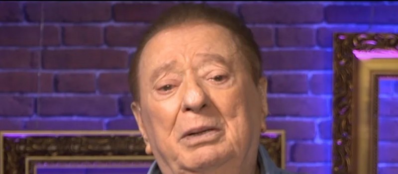 Raul Gil chora e desabafa em estreia de programa: 'N�o posso parar'