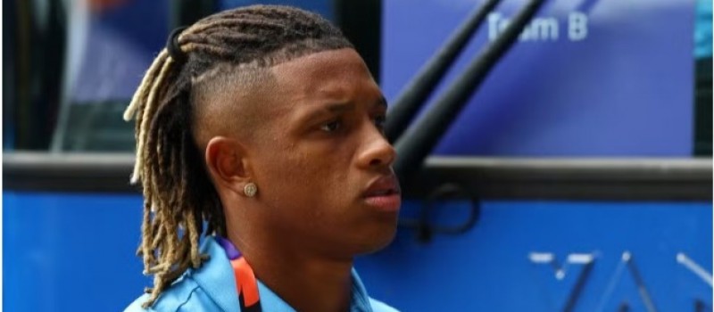 Palmeiras oferece cerca de R$ 120 milh�es e Naves ao Botafogo para contratar Danilo