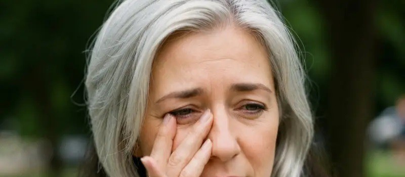 Al�m das ondas de calor, menopausa afeta vis�o e a��es podem aliviar o desconforto