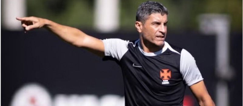 Vasco abre janela sem refor�os e aguarda avalia��o de Pedro Emanuel sobre elenco