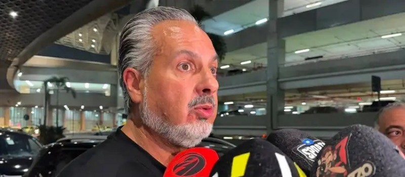 Ao voltar da Argentina, Boto � realista sobre Almada no Flamengo: 'N�o entraremos em leil�es'