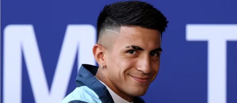Thiago Almada ainda tem chances de jogar no Flamengo? Veja como est� a negocia��o