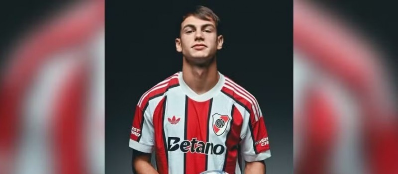 Joaquin Freitas desembarca no Rio de Janeiro para assinar com o Flamengo