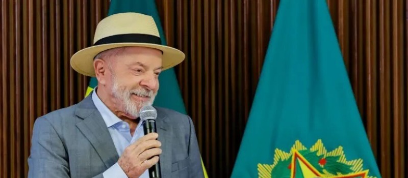 Lula diz que ningu�m pode usar cargo em benef�cio pessoal e cobra transpar�ncia na Justi�a