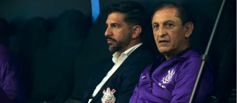 Corinthians atrasa defini��o de t�cnico, mas ainda mira contrata��o para antes do D�rbi