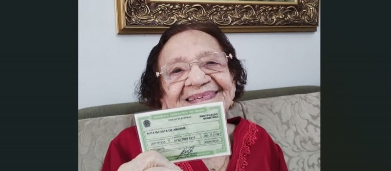 Em Patos, idosos comparecem em peso para votar; Dona Auta, aos 100 anos, � um exemplo