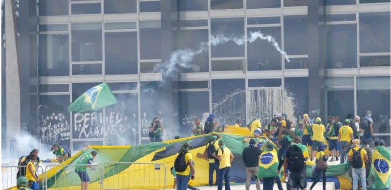 Organiza��es sociais criticam derrubada de veto ao Projeto da Dosimetria