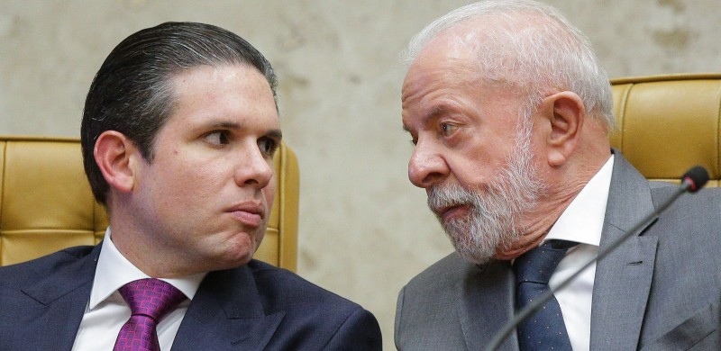 Hugo Motta cobra de Lula apoio � sua reelei��o e � elei��o de seu pai