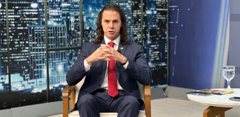 Veneziano diz que d�vida sobre apoio de Lula � sua reelei��o � tema 'enfadonho'
