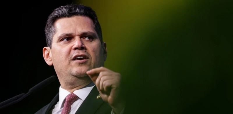 Davi Alcolumbre teria recebido R$ 155 milh�es de Vorcaro por apoio do parlamentar, diz Veja