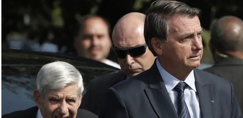 General Heleno e Paulo Srgio so presos e levados para Comando Militar do Planalto