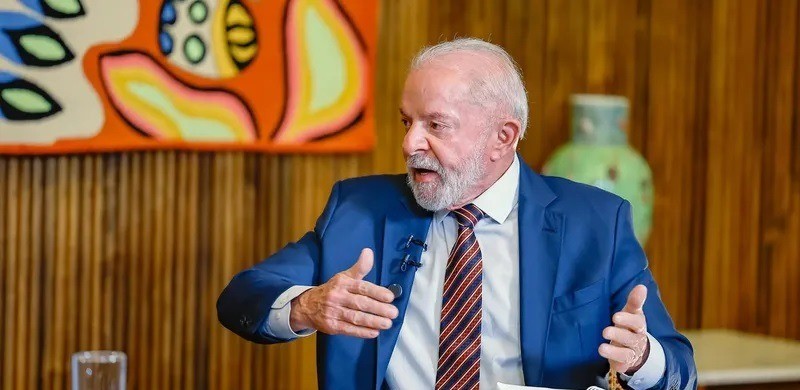 Lula assina MP que prev� reajuste de 5,4% no piso dos professores acima da infla��o