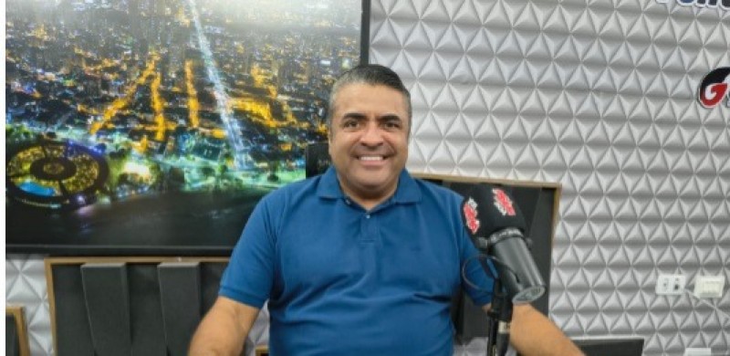 Cicinho Lima pede perd�o ao entregar filho � Pol�cia Civil: 'eu fiz a minha parte de pai'