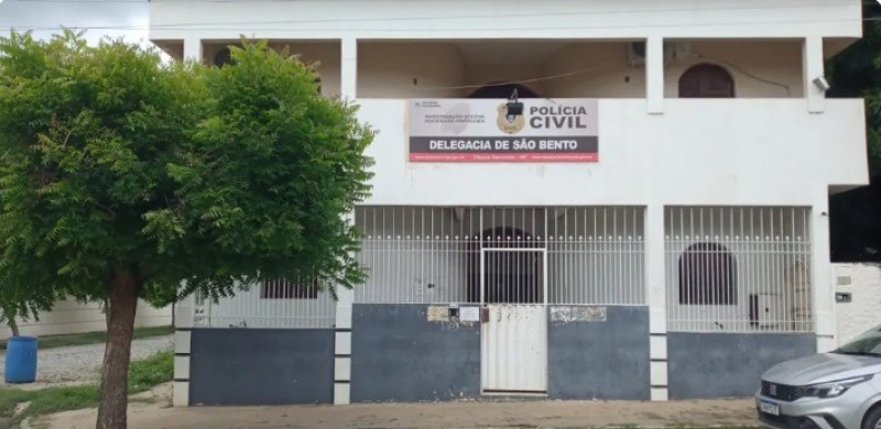 Adolescente � morto com golpes de faca por amigo ap�s discuss�o, no Sert�o