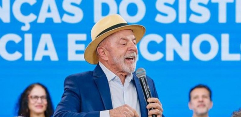 Lula tem 42% no 1� turno e vence Fl�vio por 48% a 39% no 2�, indica pesquisa CNT/MDA