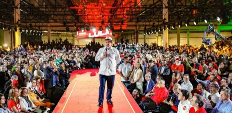 Pesquisa CNT/MDA mostra que Lula est� muito pr�ximo de vencer no primeiro turno