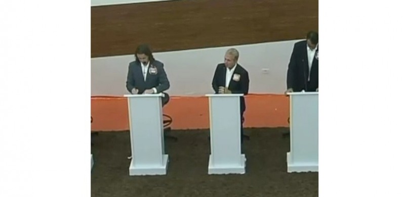 Nabor e Veneziano trocam farpas sobre m�es at�picas e BPC em debate para o Senado
