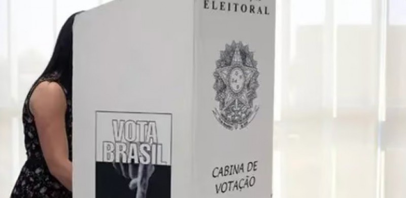 Mais um caso: eleitora � flagrada filmando o pr�prio voto e conduzida � PF em Patos