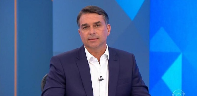 Aliados de Fl�vio Bolsonaro detonam ap�s fala de assessora econ�mica sobre Bolsa Fam�lia