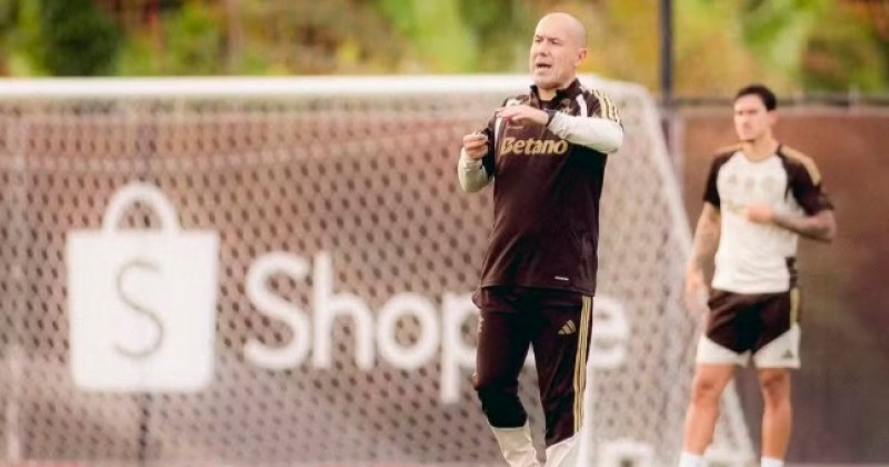 De Lino a laterais do Fla, Leonardo Jardim muda perfil do ataque e potencializa jogadores