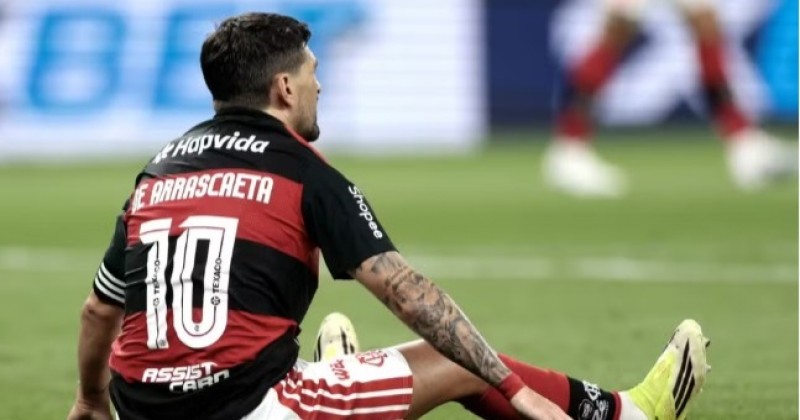 An�lise: Erro capital de Arrascaeta custa caro ao Flamengo que segura Corinthians com 10 