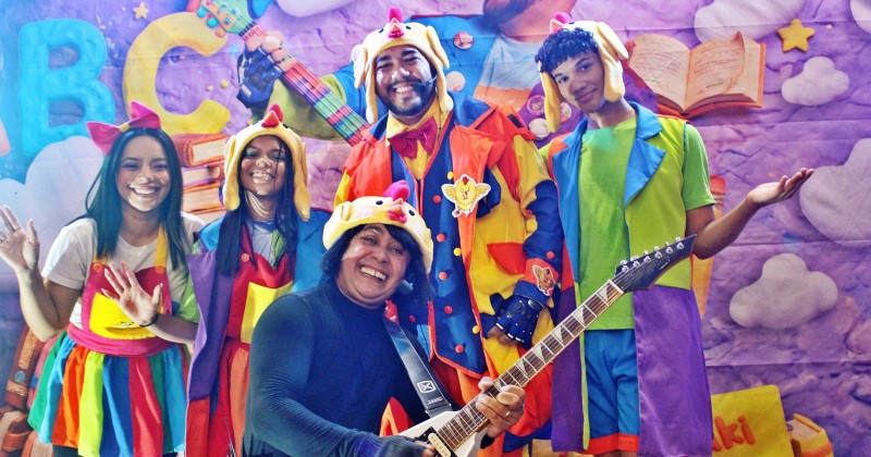 Lan�amento em Patos de 'A Galinha Rafinha' celebra a literatura infantil 
