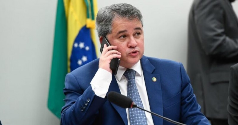 Suplente de Efraim Filho acusado de lavar dinheiro para Careca do INSS pagou boleto de R$ 51 mil para o senador 