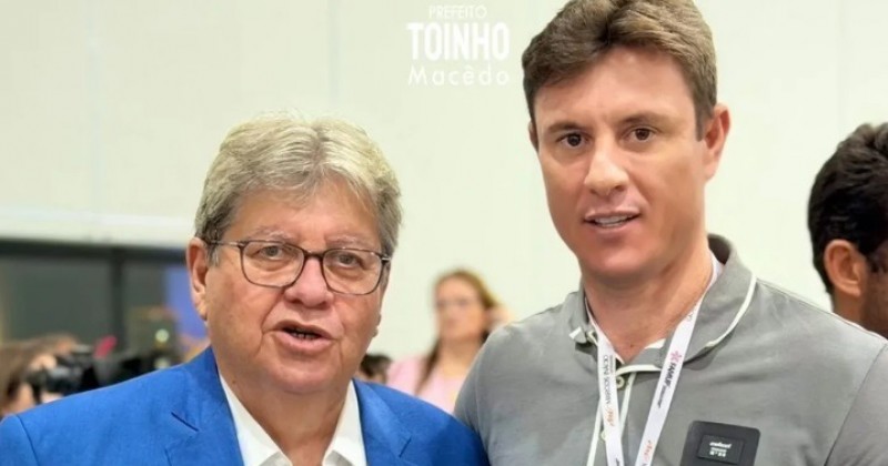 Prefeito Toinho Macedo leva demandas de Areia de Bara�nas ao governador no 3� Confep