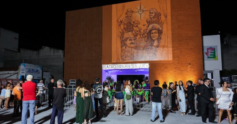 Setor cultural de Patos renova expectativas de gera��es com inaugura��o do Teatro Municipal