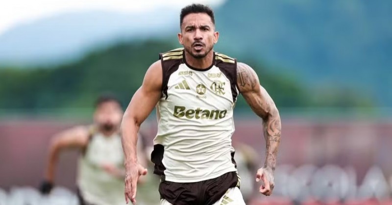 Ancelotti diz que Danilo, do Flamengo, estar� na lista final da Copa do Mundo