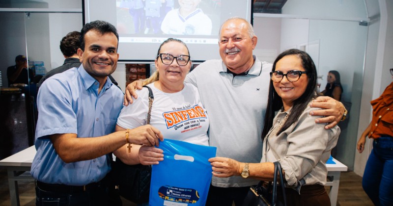 Aposentados e Pensionistas do PatosPrev recebem �culos do Programa Novos Olhares