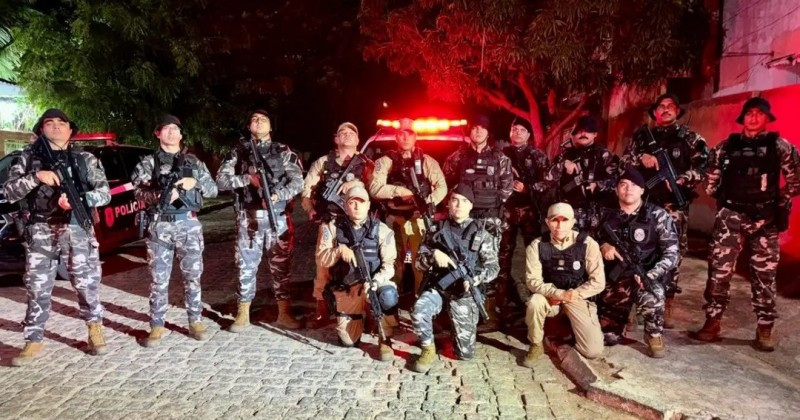 Opera��o apreende dois adolescentes armados com moto roubada no Sert�o