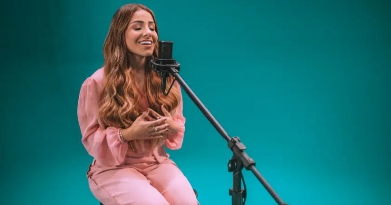 Cantora gospel Gabriela Rocha lan�a medley com sucessos do Renascer Praise