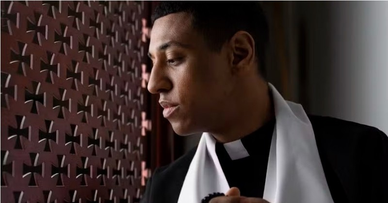 Por que a Igreja Cat�lica n�o recomenda confiss�es, batismos ou casamentos no S�bado Santo?