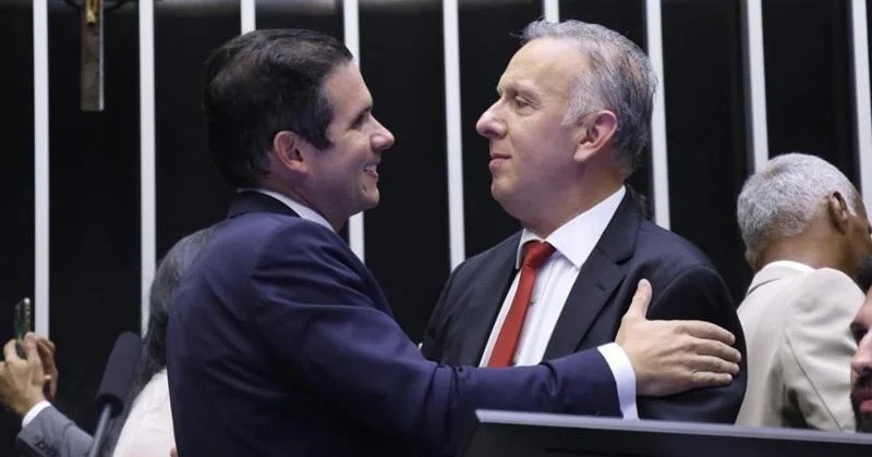 PSB de Jo�o Azev�do � esvaziado; Aguinaldo e Hugo Motta dividem esp�lio