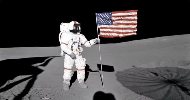 O que aconteceu com as bandeiras dos EUA deixadas na Lua?