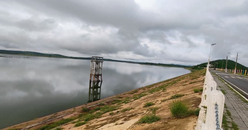 Complexo Coremas-M�e d��gua est� com quase 48% de sua capacidade total