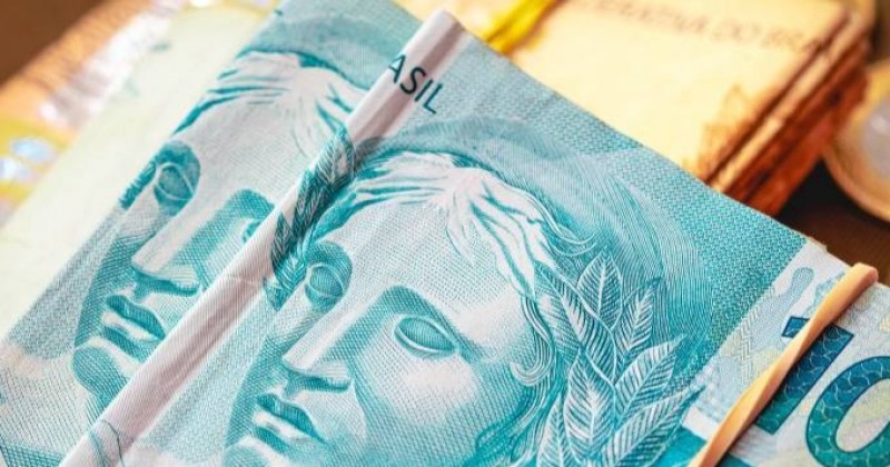 Governo prop�e sal�rio m�nimo de R$ 1.717 em 2027